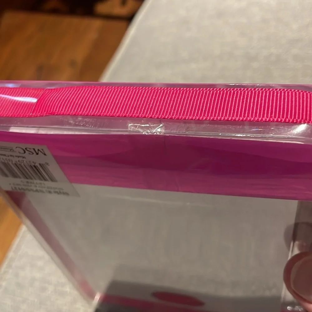 NWT notepad and pen set with “S”’